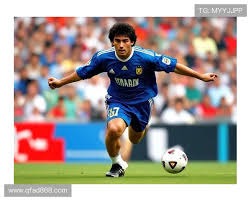 100亿身家“足坛首富”，投了最火AI独角兽