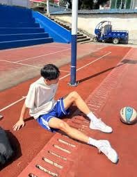 妈呀！希尔德冲进来单手补扣！