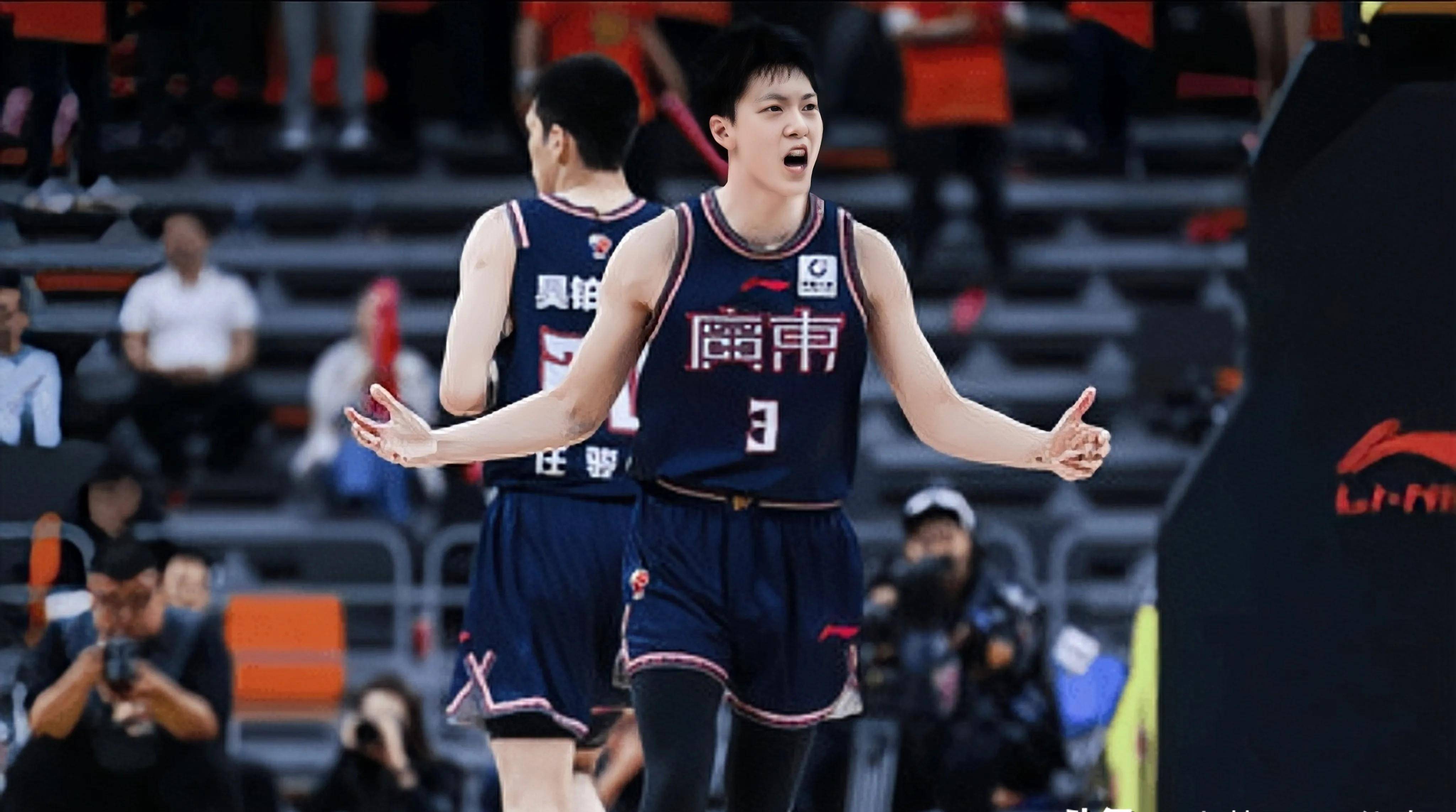 滚动10场